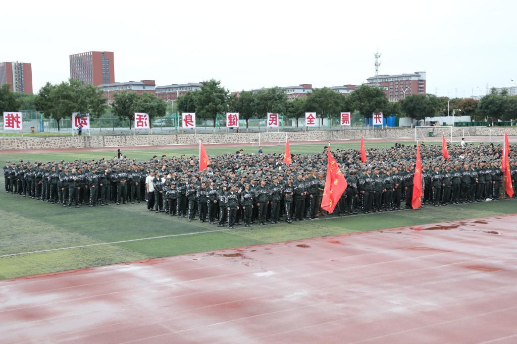 我校隆重举行威尼斯人网站平台级新生开学典礼暨军训动员大会